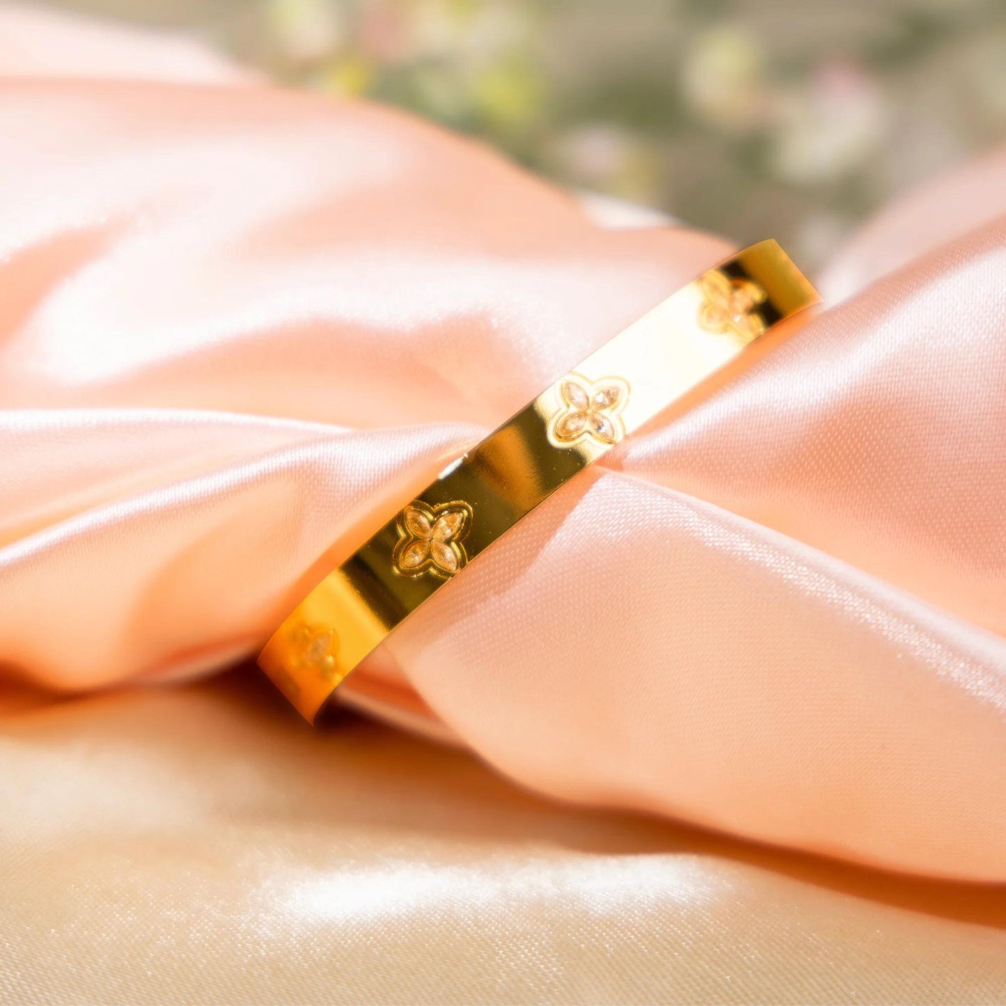 18K Gold Plated Clover Bangle: Stainless Steel Minimalist Bracelet
