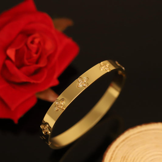 18K Gold Plated Clover Bangle: Stainless Steel Minimalist Bracelet